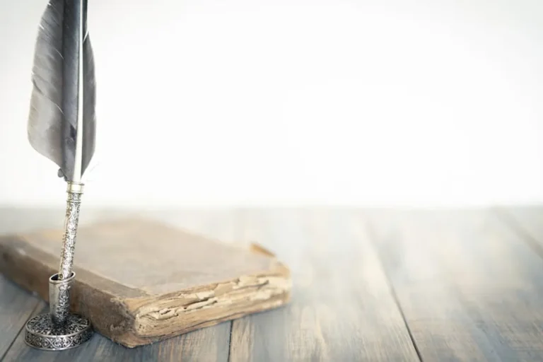 Best Literary Themes for Writers