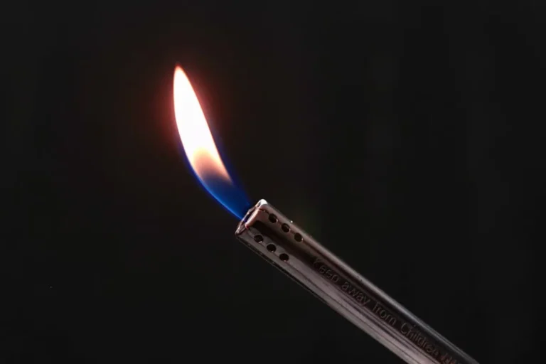 Iron Flame Book Club Questions and Discussion Guide