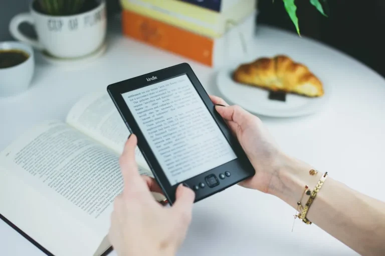 Paperback vs Ebook: Which Is Better?